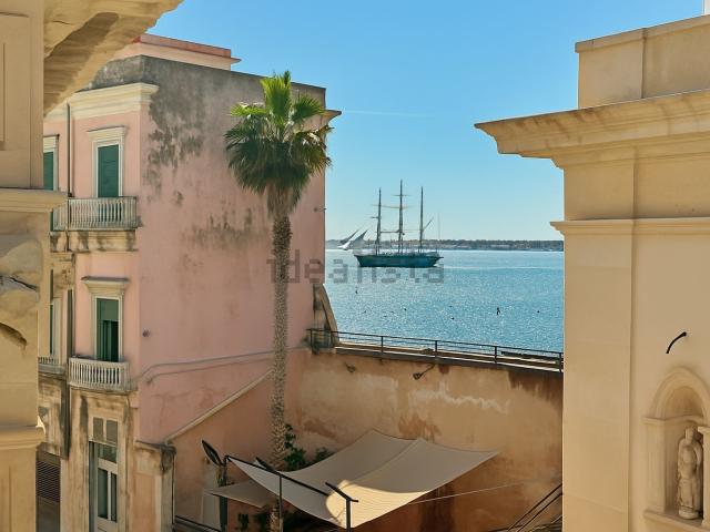 Appartamento in vendita di 174 m² in Via dei Candelai, 44