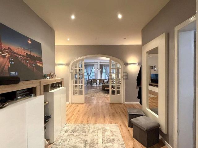 Appartamento in vendita di 191 m² in Via Monte San Gabriele, 1