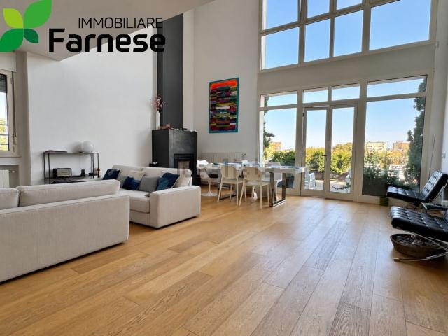Appartamento in vendita di 191 m² in Via Vittorio Gadolini, 33