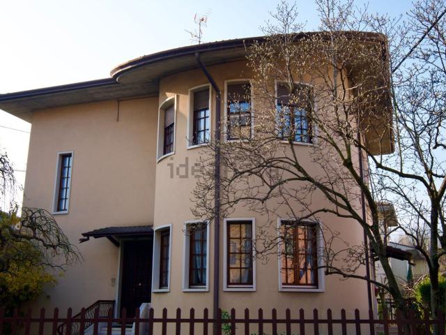 Appartamento in vendita di 191 m² in Via Vittorio Piatti, 6