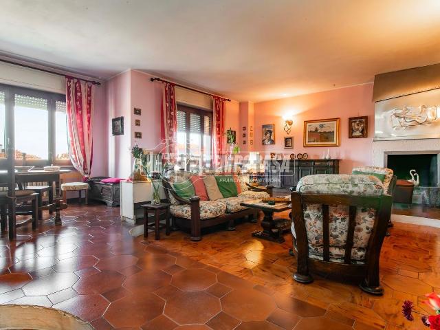 Appartamento in vendita di 191 m² in Piazza San Gregorio, 15