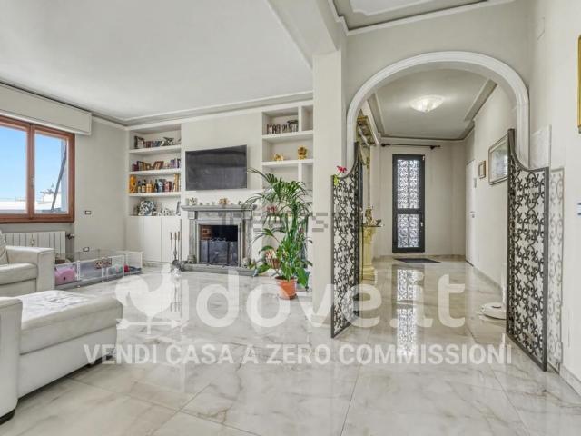 Appartamento in vendita di 192 m² in Via Augusto Borgioli, 113