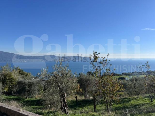 Appartamento in vendita di 192 m² in Via Folino Cabiana