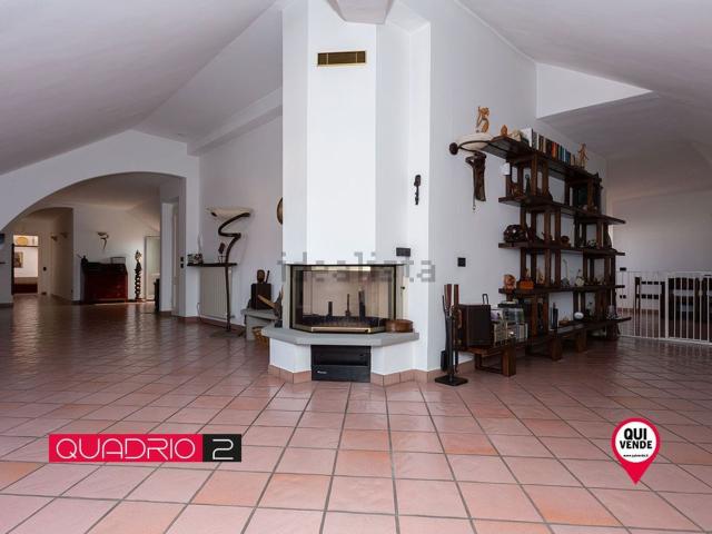 Appartamento in vendita di 192 m² in Via Maurizio Quadrio, 2