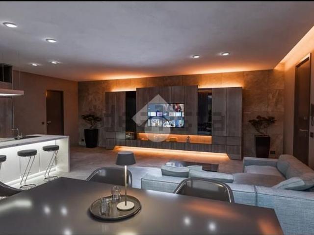 Appartamento in vendita di 192 m² in Via Noventana