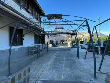 Appartamento in vendita di 192 m² in Località Colle