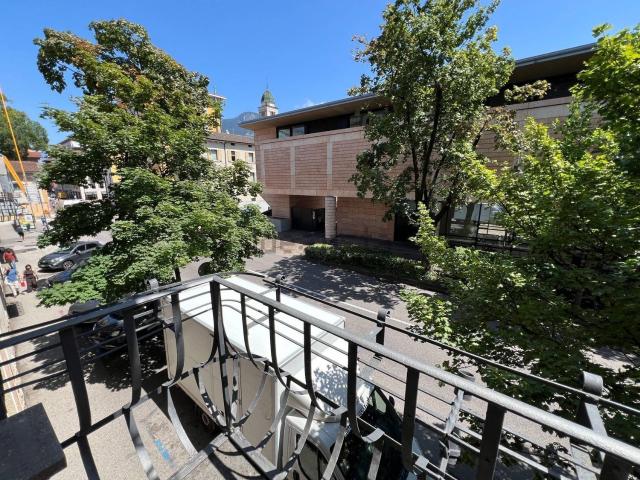 Appartamento in vendita di 193 m² in Via Antonio Rosmini