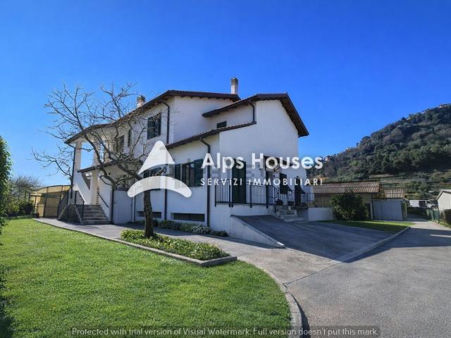 Appartamento in vendita di 193 m² in Via Braie