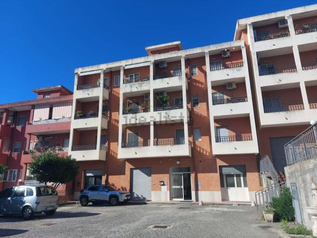 Appartamento in vendita di 193 m² in Via Monsignor Armando Fares, 13