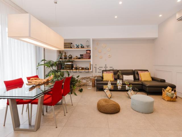 Appartamento in vendita di 193 m² in Via Nino Bixio, 1