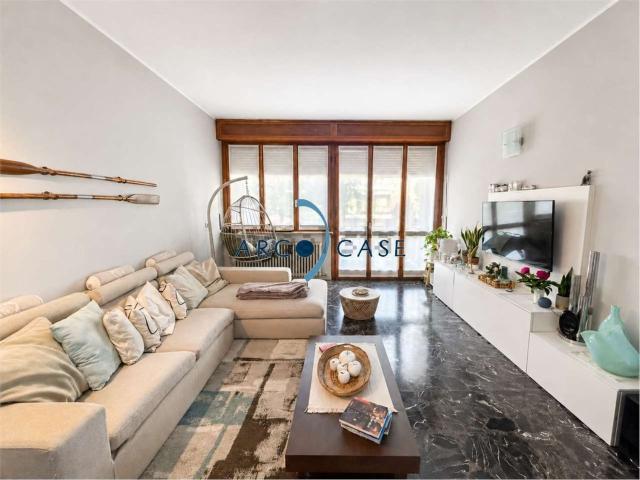 Appartamento in vendita di 193 m² in Via Piacenza