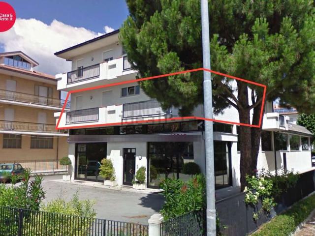 Appartamento in vendita di 193 m² in Viale Trieste, 72