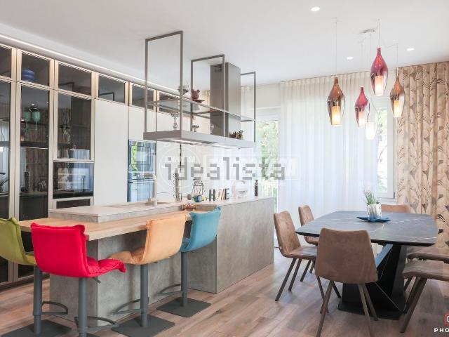 Appartamento in vendita di 193 m² in Corso Fratelli Cervi