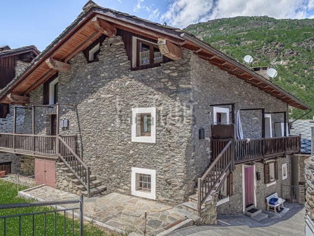 Appartamento in vendita di 193 m² in Frazione Runaz, 139
