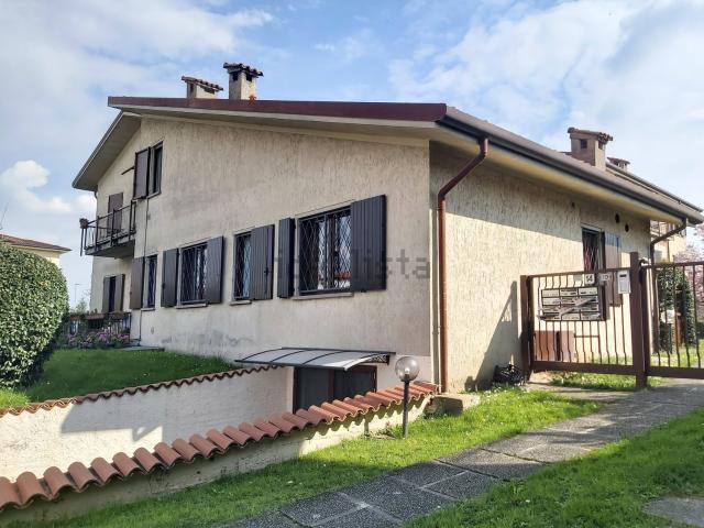 Appartamento in vendita di 194 m² in Via Cesare Battisti, 10