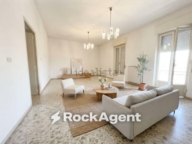 Appartamento in vendita di 194 m² in Via Alessandro Manzoni, 79