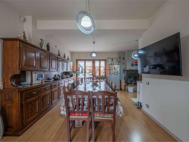 Appartamento in vendita di 194 m² in Via Bettino Ricasoli