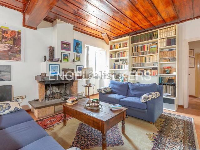 Appartamento in vendita di 194 m² in Via Giuseppe Verdi