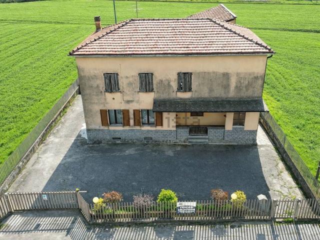 Appartamento in vendita di 194 m² in Via Don Angelo Pedrinelli, 128