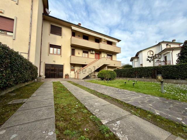 Appartamento in vendita di 194 m² in Via Ferruccio Parri, 14