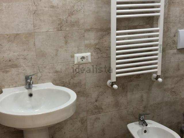 Appartamento in vendita di 194 m² in Via Sulmona, 4