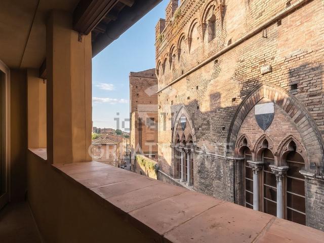 Appartamento in vendita di 194 m² in Via Vallepiatta