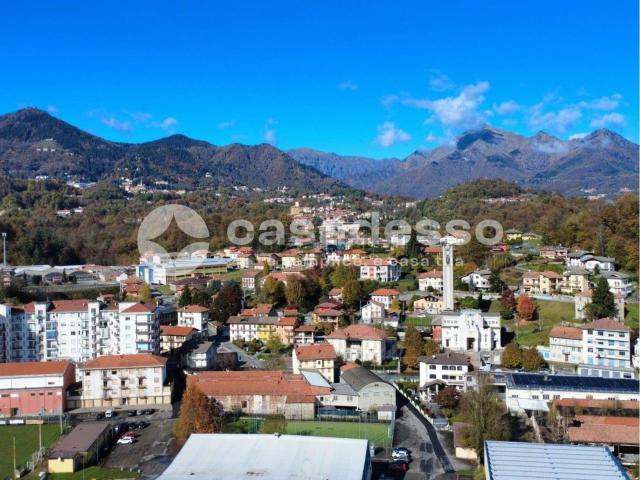 Appartamento in vendita di 194 m² in Frazione PONZONE, 55
