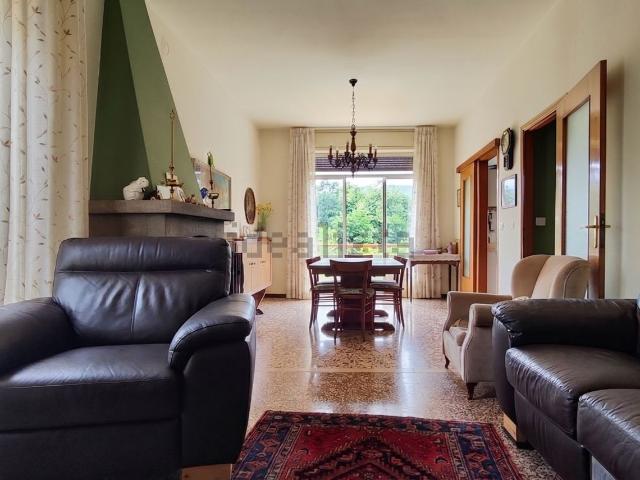 Appartamento in vendita di 194 m² in Largo Cesare Bellocchio, 7