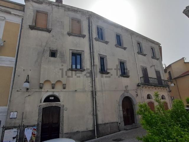 Appartamento in vendita di 194 m² in Piazza Conforti Abate, 8