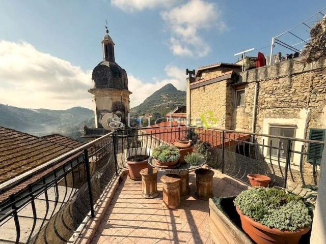Appartamento in vendita di 194 m² in Piazza Giuseppe Mazzini