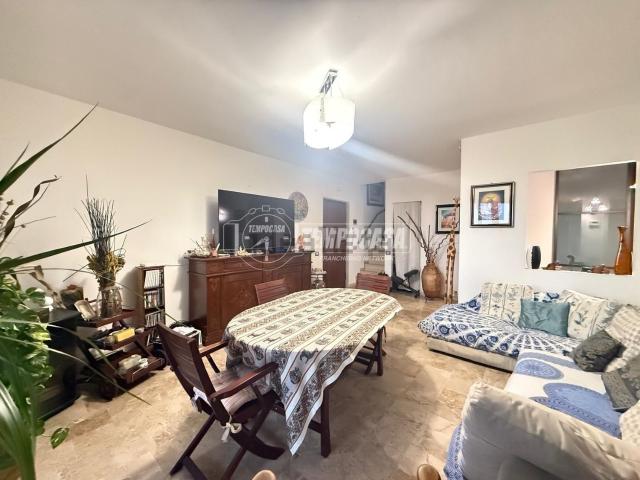 Appartamento in vendita di 192 m² in Via delle Rose, 4