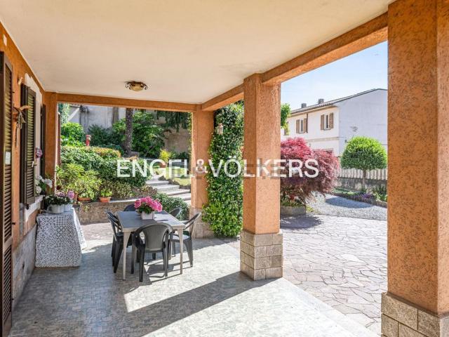 Appartamento in vendita di 195 m² in Via C. Colombo, 80