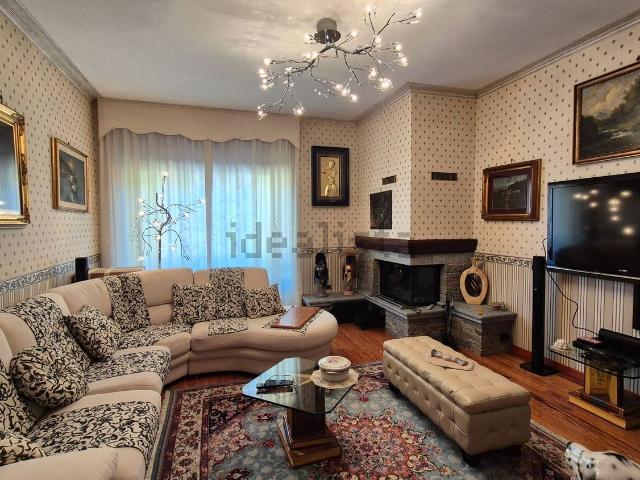 Appartamento in vendita di 195 m² in Via Costantino Durio
