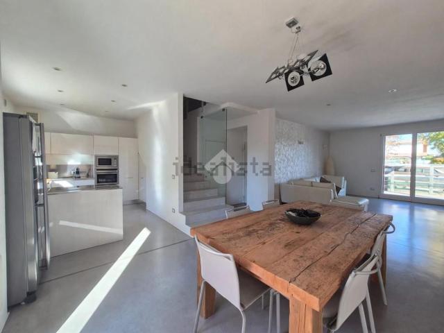 Appartamento in vendita di 195 m² in Via Capeleo, 1
