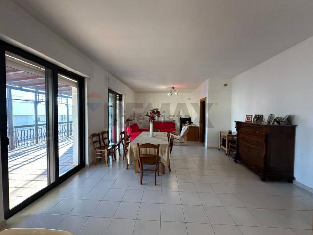 Appartamento in vendita di 195 m² in Via Cianciaruso, 42
