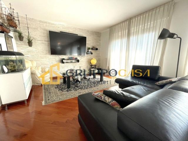 Appartamento in vendita di 195 m² in Via Benvenuto Cellini