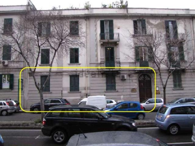 Appartamento in vendita di 195 m² in Via Giuseppe La Farina, 46