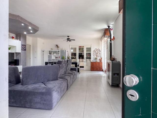 Appartamento in vendita di 195 m² in Via gioachino losi, 21