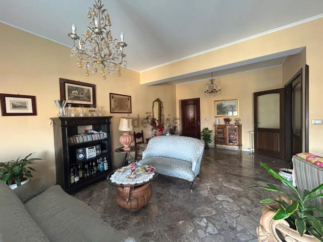 Appartamento in vendita di 195 m² in Via Giovanni Campolo, 20
