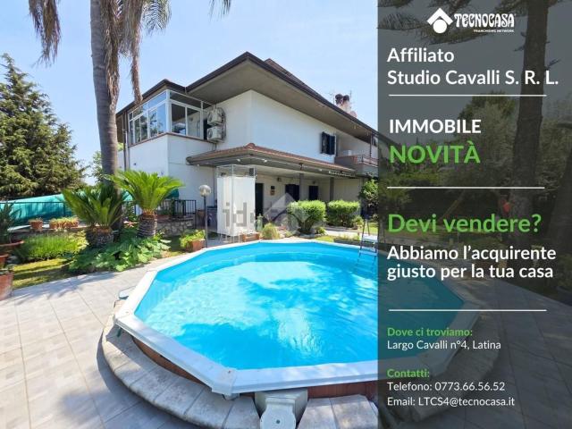 Appartamento in vendita di 195 m² in Via Guido D&apos Arezzo, 29