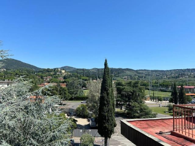 Appartamento in vendita di 195 m² in Via Domenico Moreni, 10