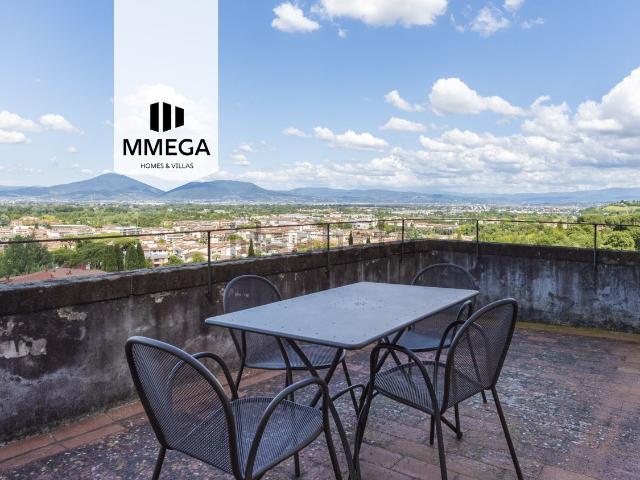 Appartamento in vendita di 195 m² in Via di Calcinaia