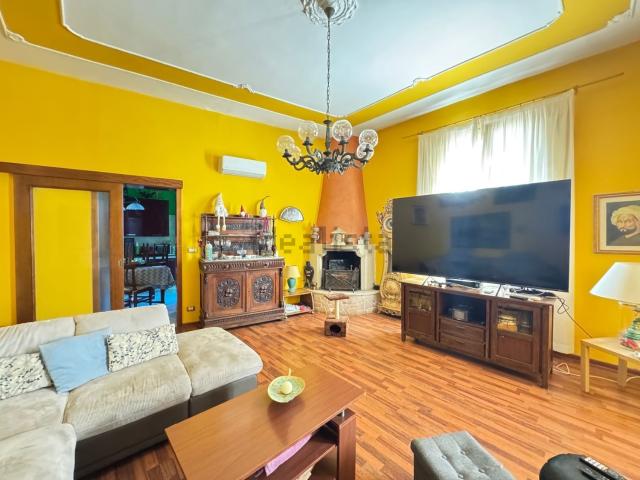 Appartamento in vendita di 195 m² in Via Duca d&apos Aosta, 25