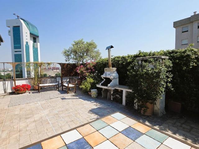 Appartamento in vendita di 238 m² in Via Molinetto di Lorenteggio