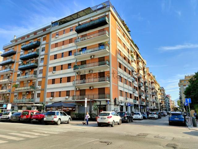 Appartamento in vendita di 195 m² in Via Maggiore Pietro Toselli