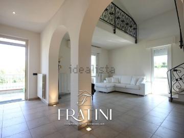 Appartamento in vendita di 195 m² in Via per Teramo, 3