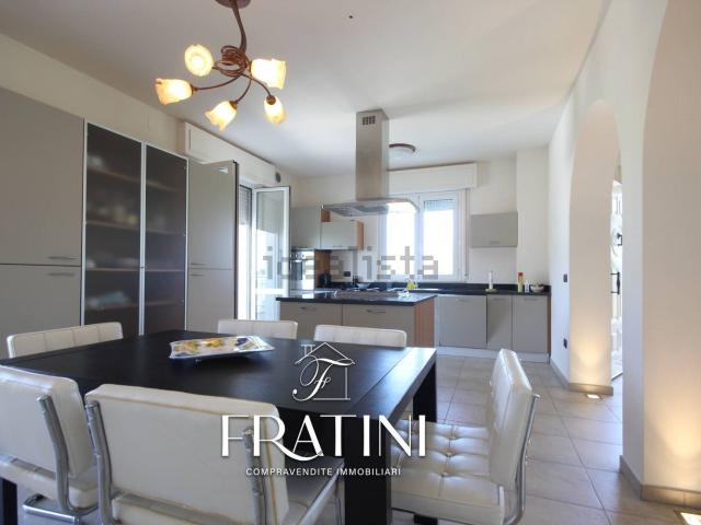 Appartamento in vendita di 195 m² in Via per Teramo, 3