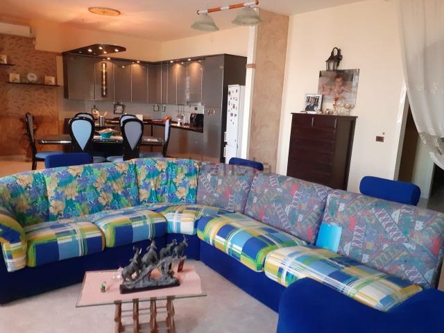 Appartamento in vendita di 195 m² in Via Roma, 245