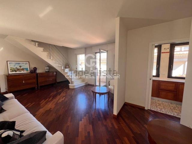 Appartamento in vendita di 195 m² in Via Trento