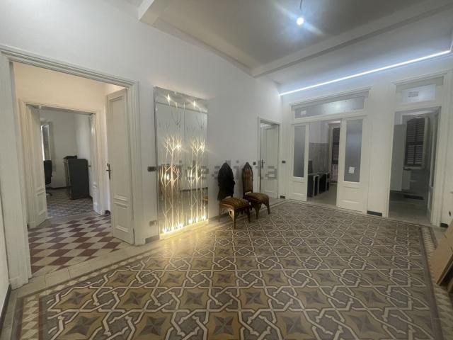 Appartamento in vendita di 195 m² in Via XXV Aprile